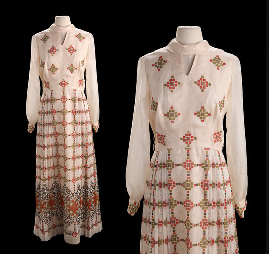 Vintage Hawaiian Dress with Geometric Pattern Print by Alfred Shaheen