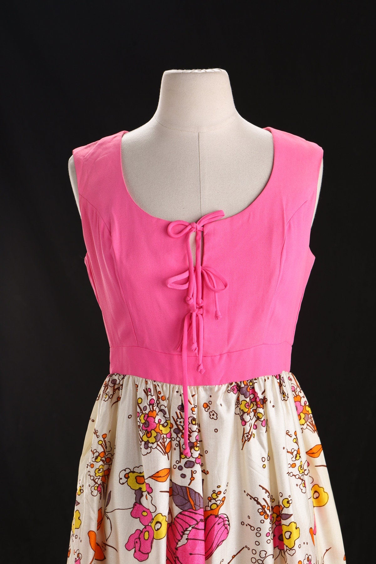 70s Summer Dress with Plants Print Details and Chest Ties Closure