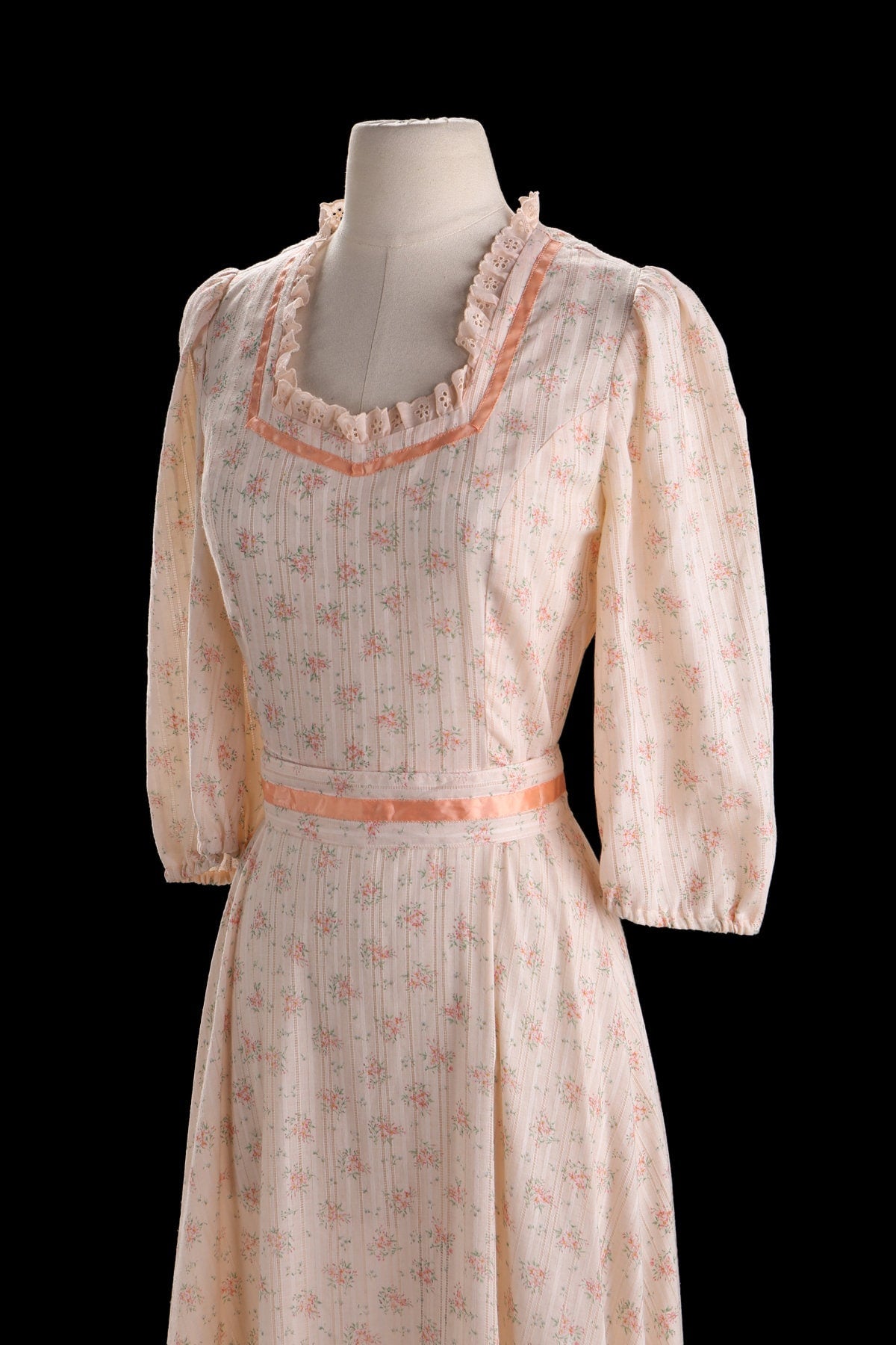 Vintage Prairie Dress - Orange Floral Print - Era 1970s - 1980s