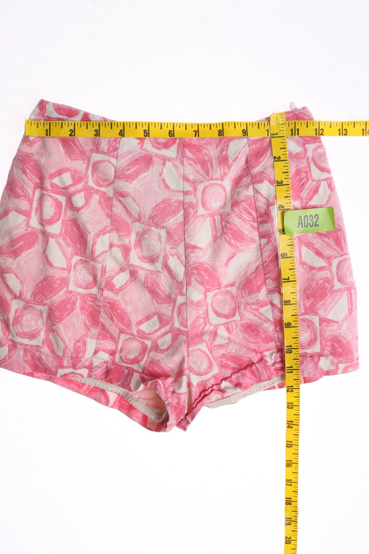 Vintage Women Pink Swim / Beach Shorts - Era 1940s - 1950s