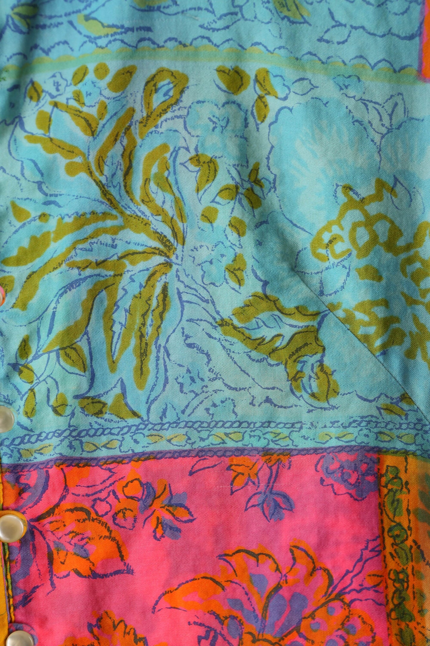 1970s Women's Floral Print Cotton Button Up Top