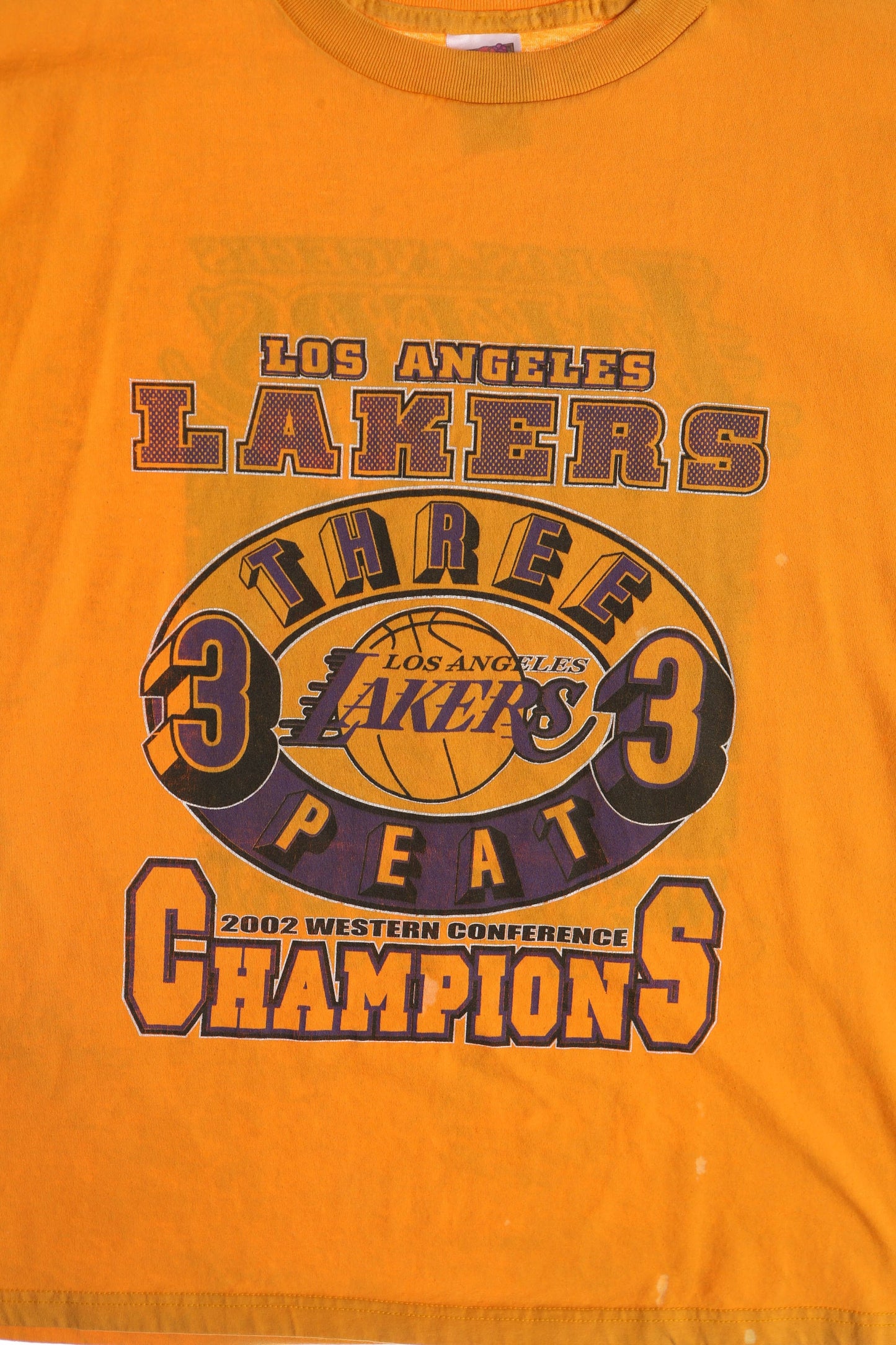 3 Peat Champions Yellow Graphic T-shirt - Los Angeles Lakers
