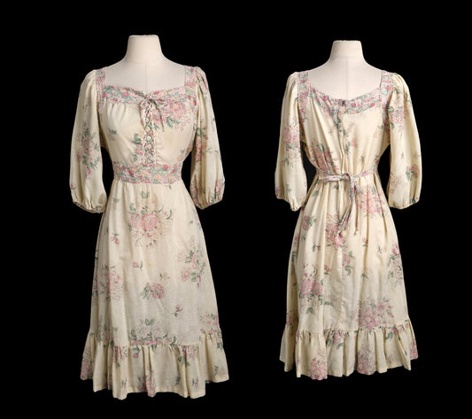 Vintage Floral Print Prairie Dress - Long Sleeve - Waist Belt - Era 1970s - 1980s
