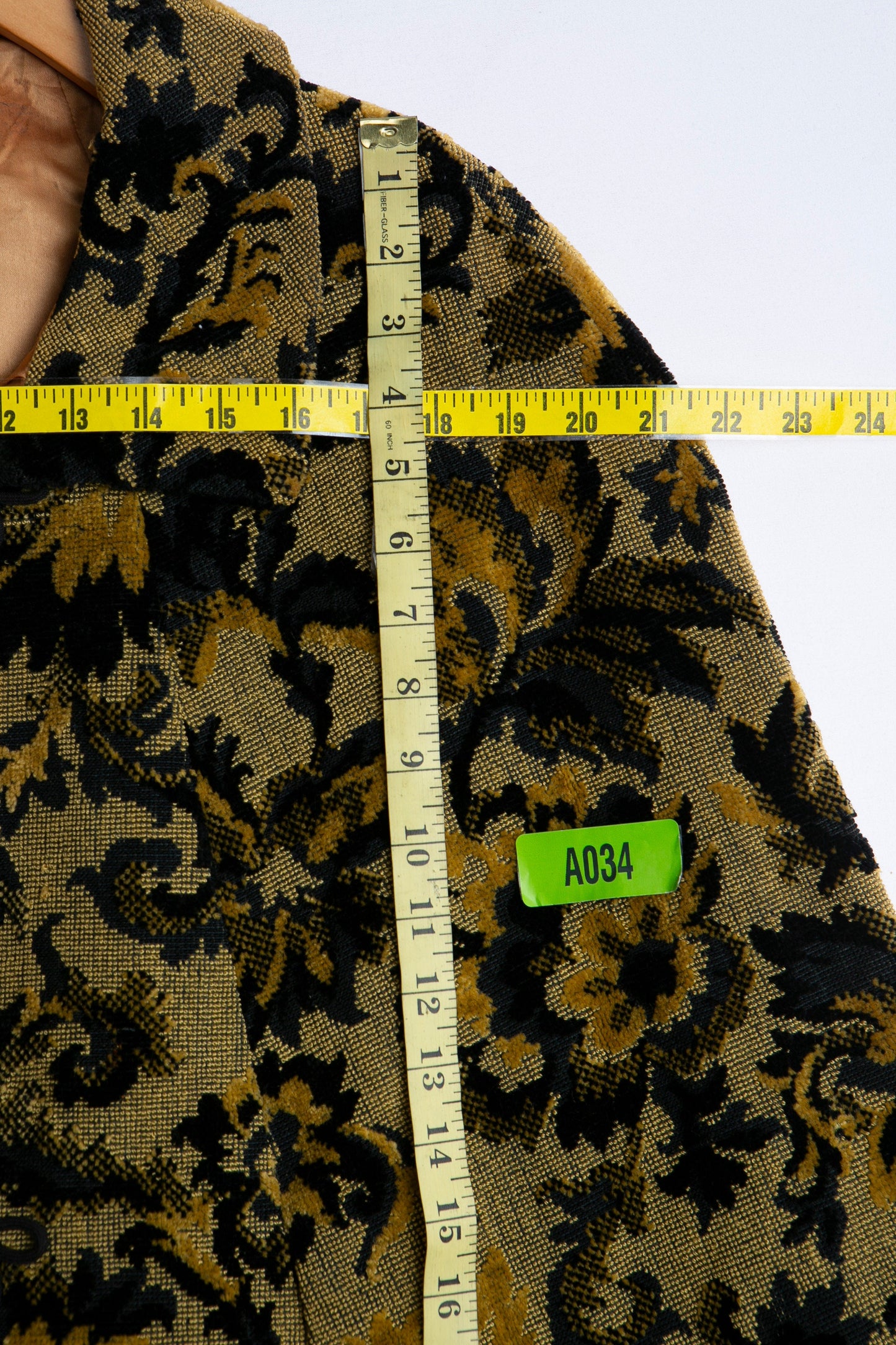 Vintage Women Green Tapestry Poncho - Era 1960's - 1970's