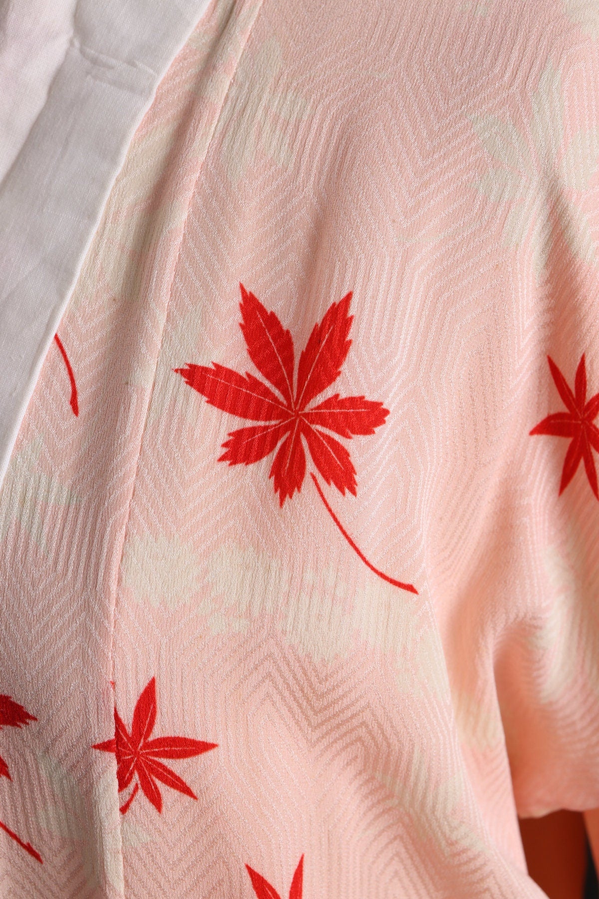 Vintage Kimono Robe - Red Sleaves Print
