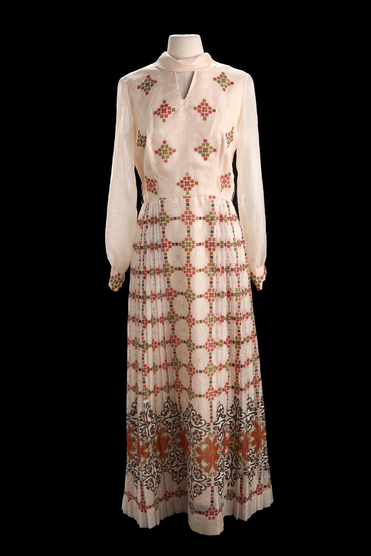 Vintage Hawaiian Dress with Geometric Pattern Print by Alfred Shaheen