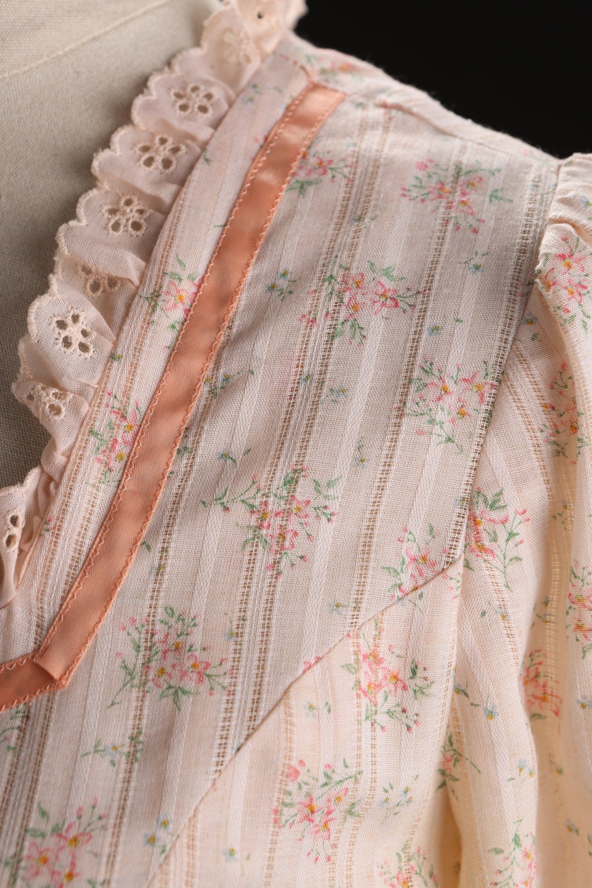 Vintage Prairie Dress - Orange Floral Print - Era 1970s - 1980s