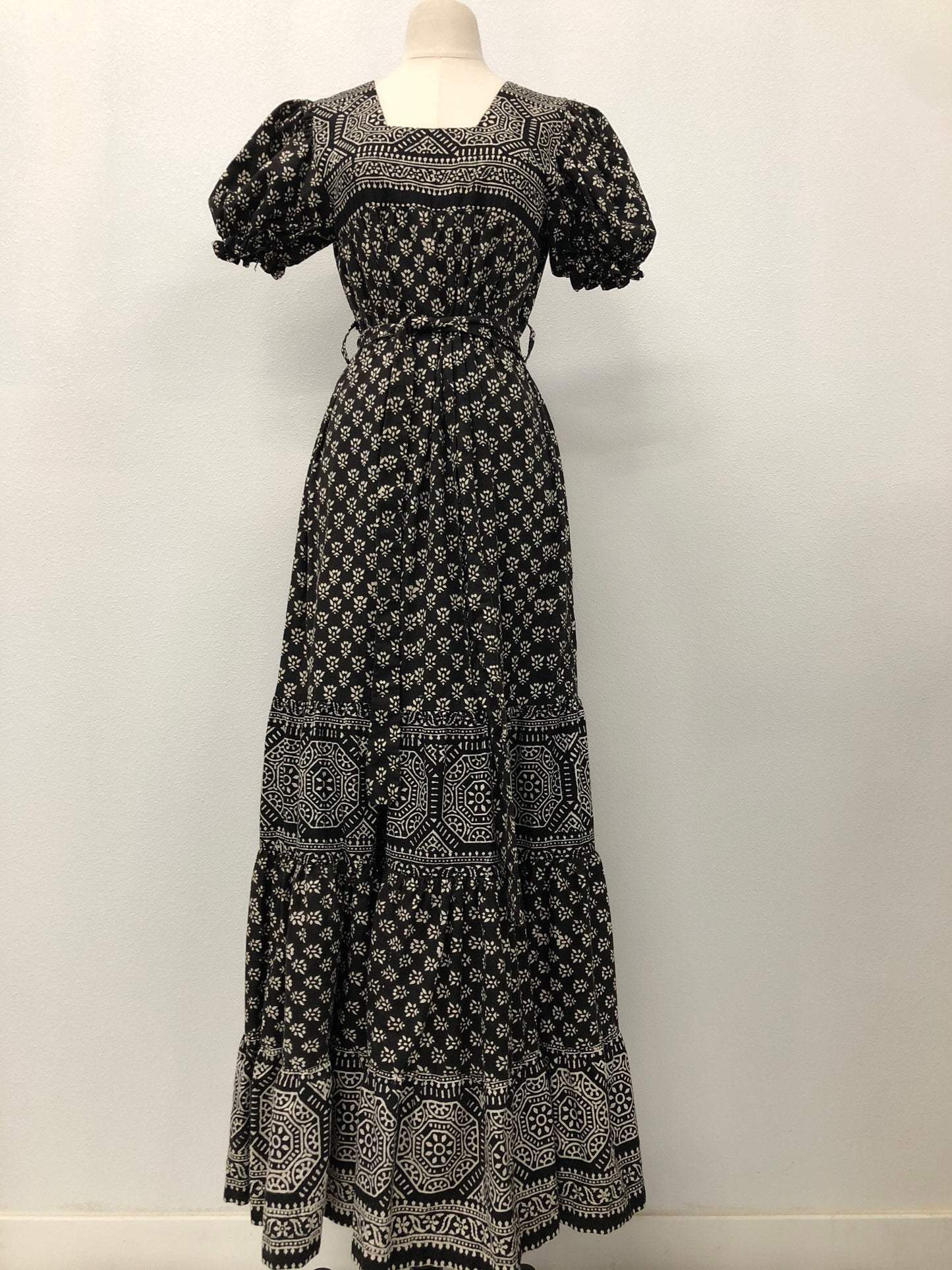 Back zipper string belt white black short sleeve long dress cotton made in pakistan block print women