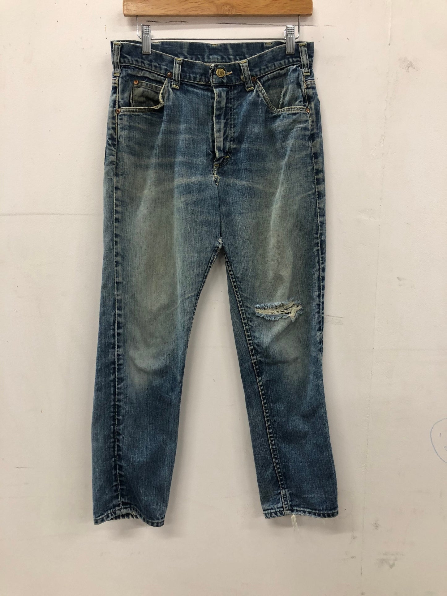 70s 60s steel zipper zipper fly ripped distressed medium wash jeans lee vintage