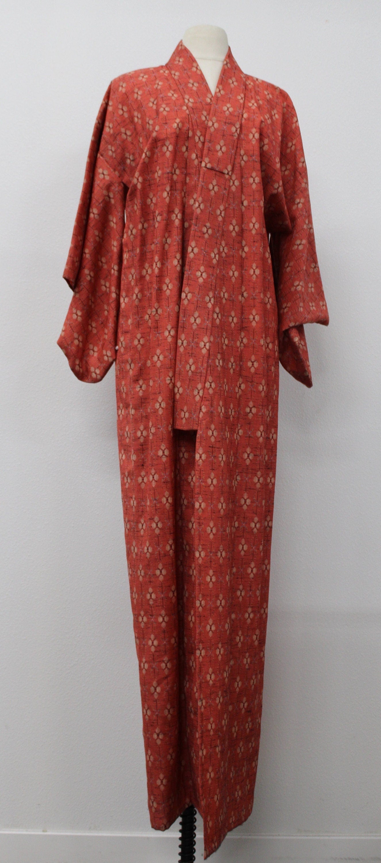 Kimono japanese red abstract print