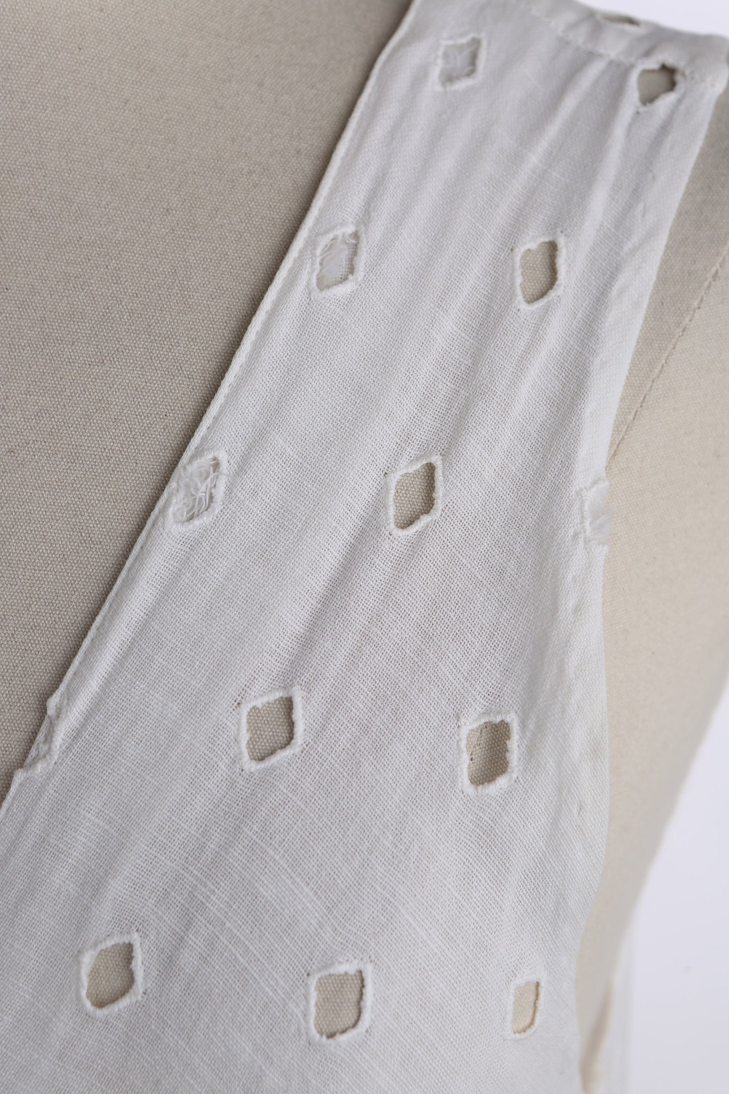 Vintage White Summer / Casual Dress with Geometric Fabric Pattern - Era 1940's - 1950's