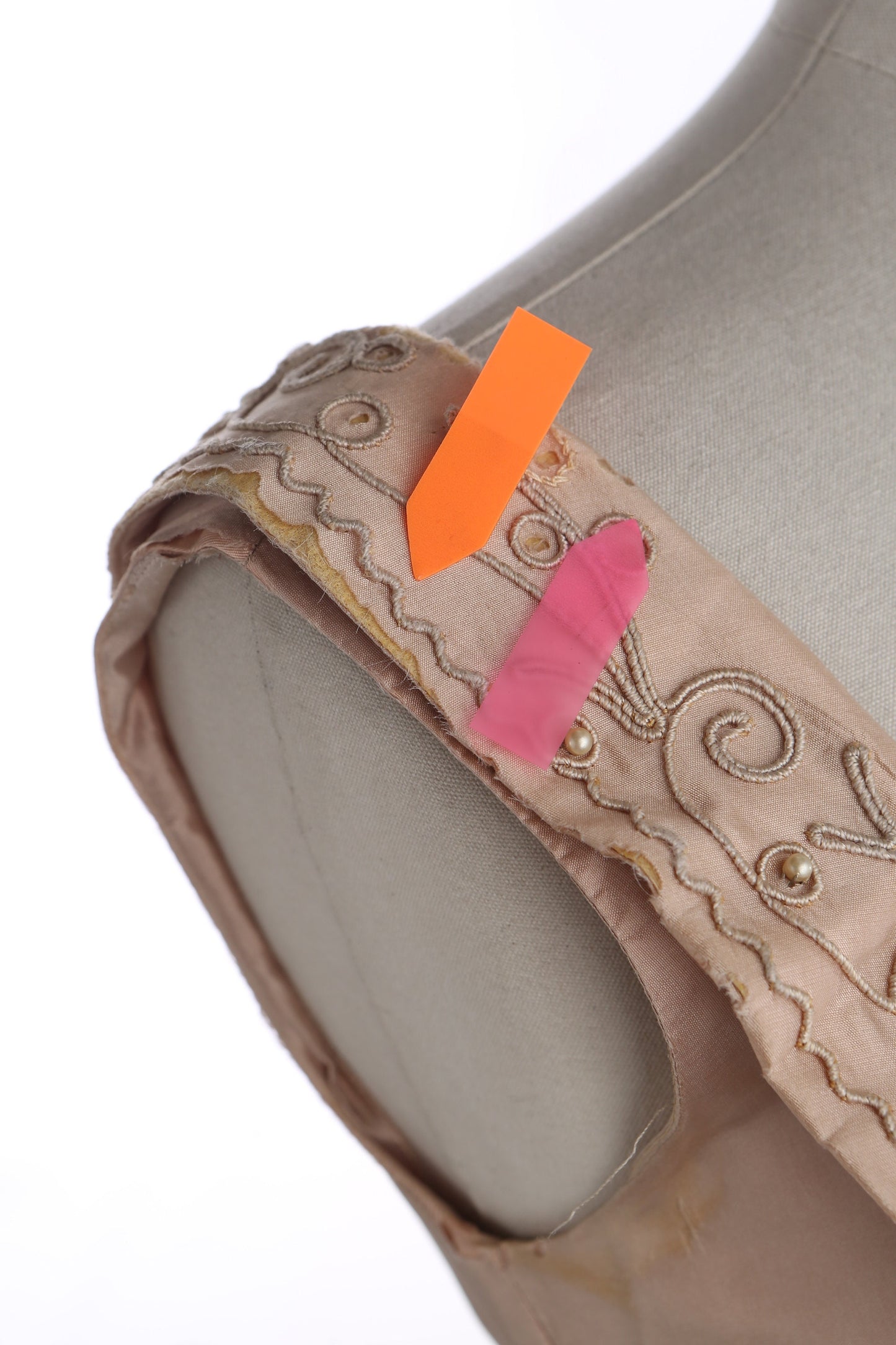 Vintage Ballgown Dress with Embroidered Pearls and Pattern Details - Era 1940s - 1950s