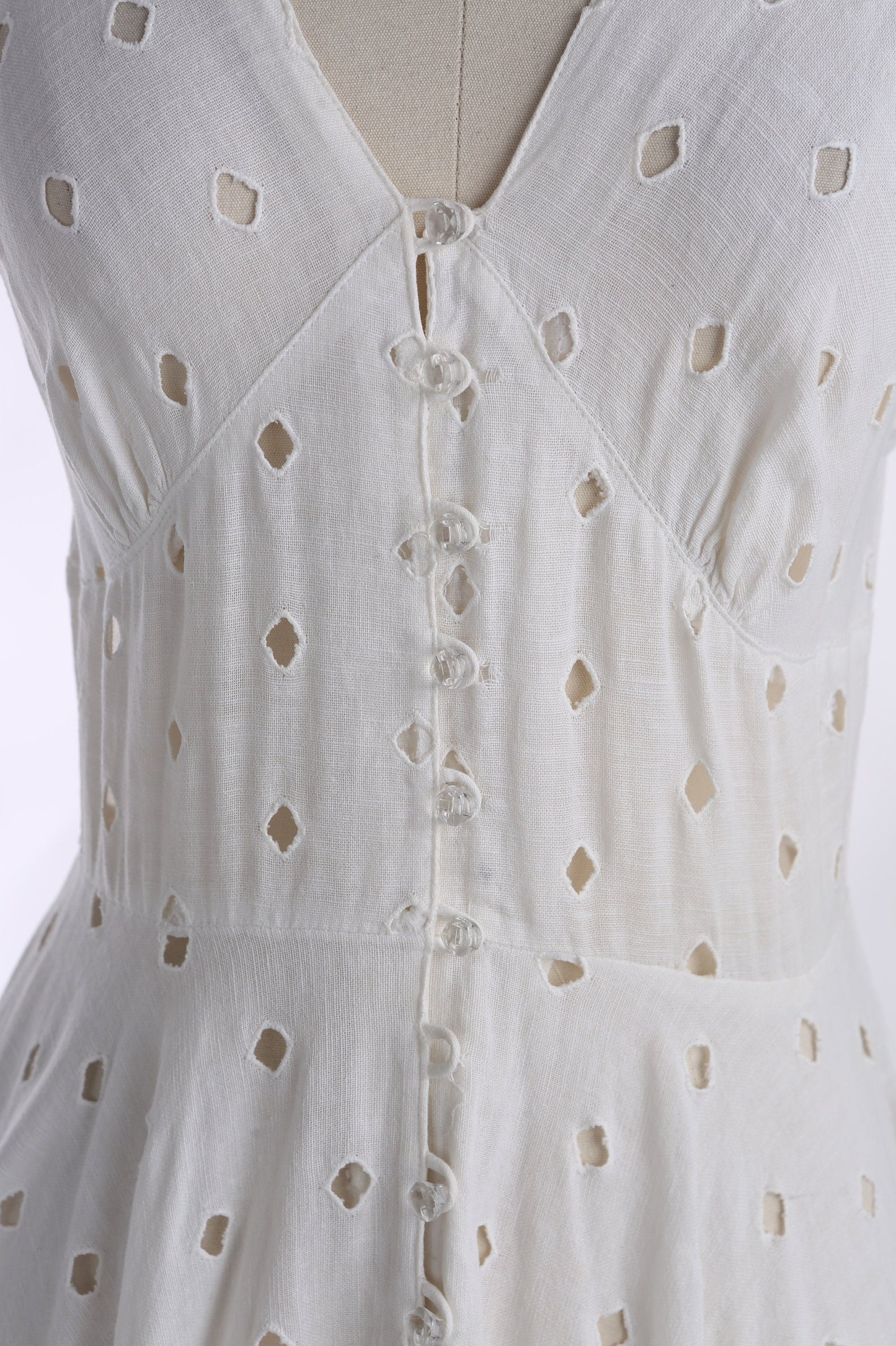 Vintage White Summer / Casual Dress with Geometric Fabric Pattern - Era 1940's - 1950's