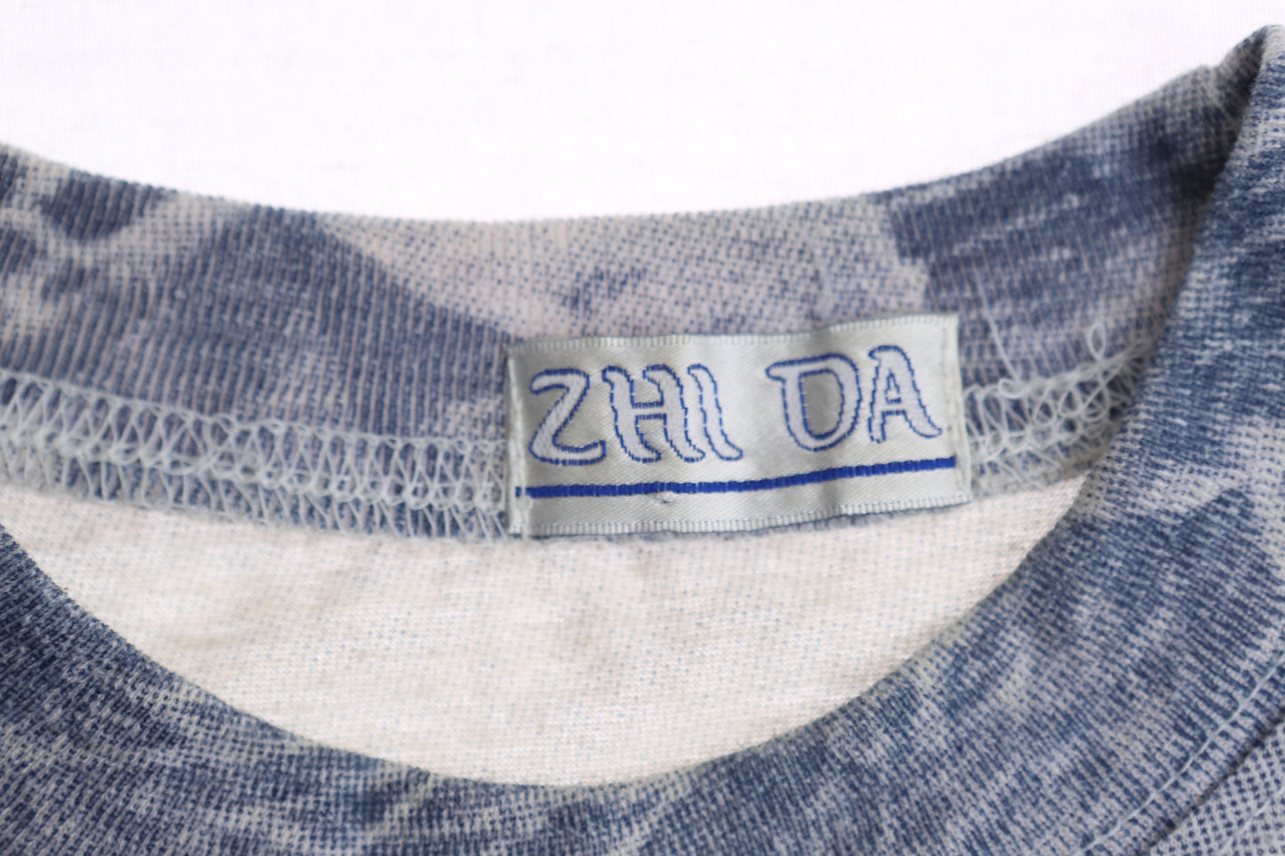 True Blue Graphic T-shirt - SHI DA T-shirt Labe; - Era 1990s - Y2K