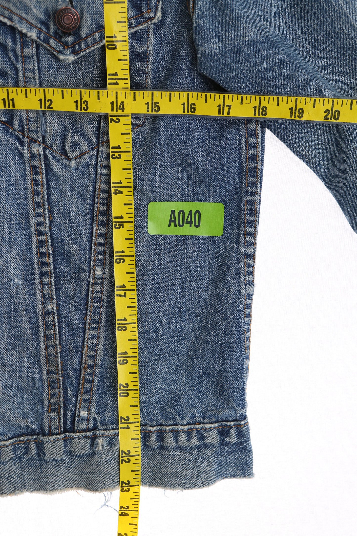 Vintage Levi's Distressed Denim Jacket - Era 1970s - 1980s