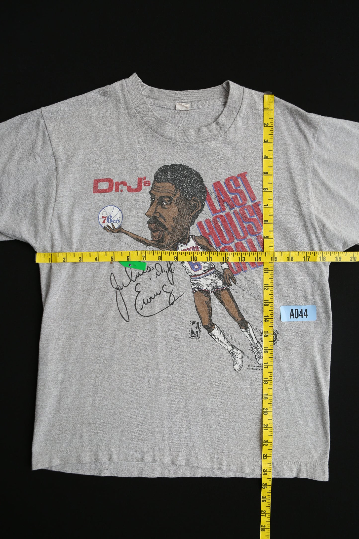 Vintage Dr. J's Last House Call Sixers Basketball Gray Graphic T-shirt