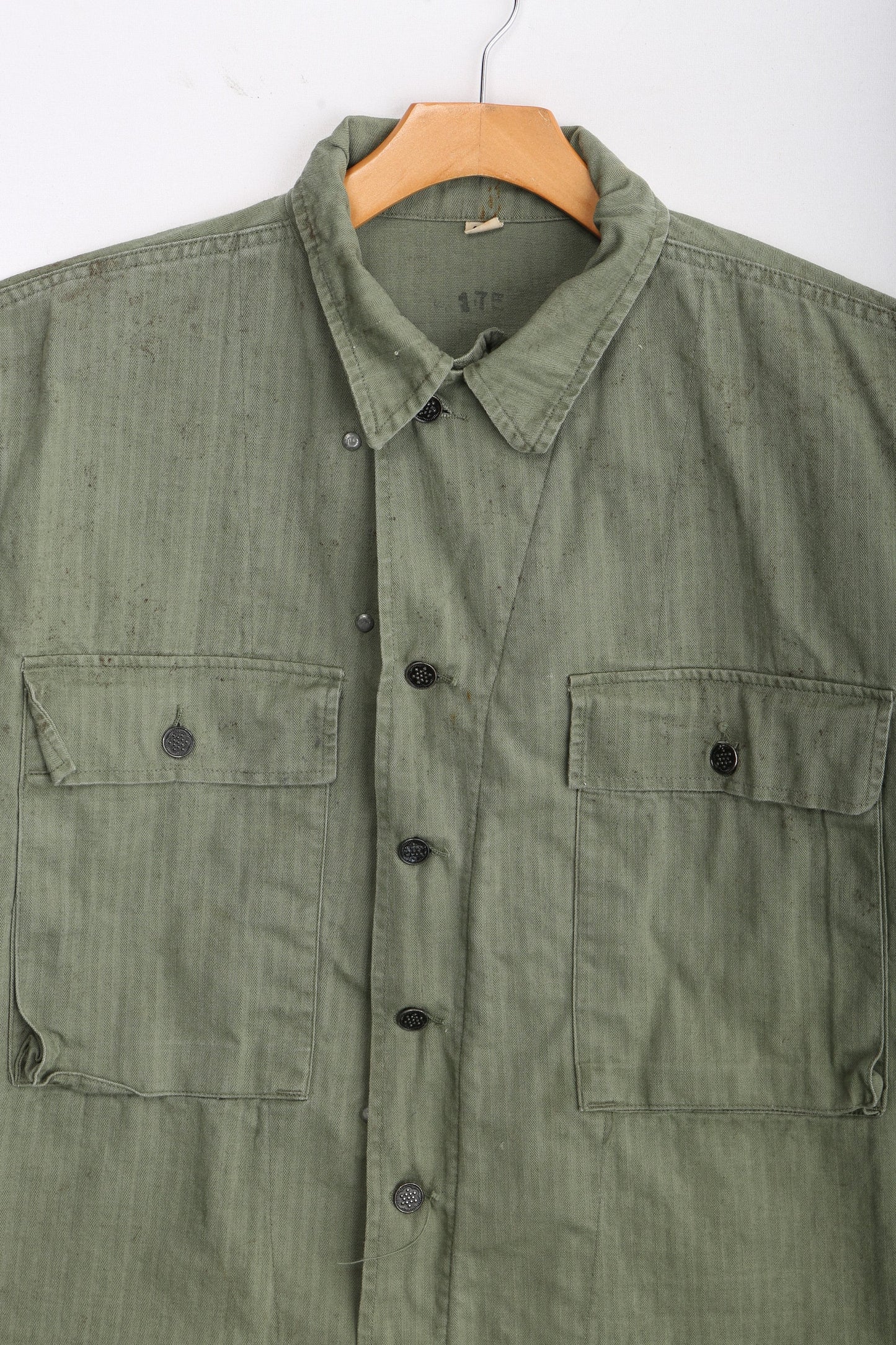 Vintage Military Green Shirt with Steel Star Buttons / Era 1940s - 1950s