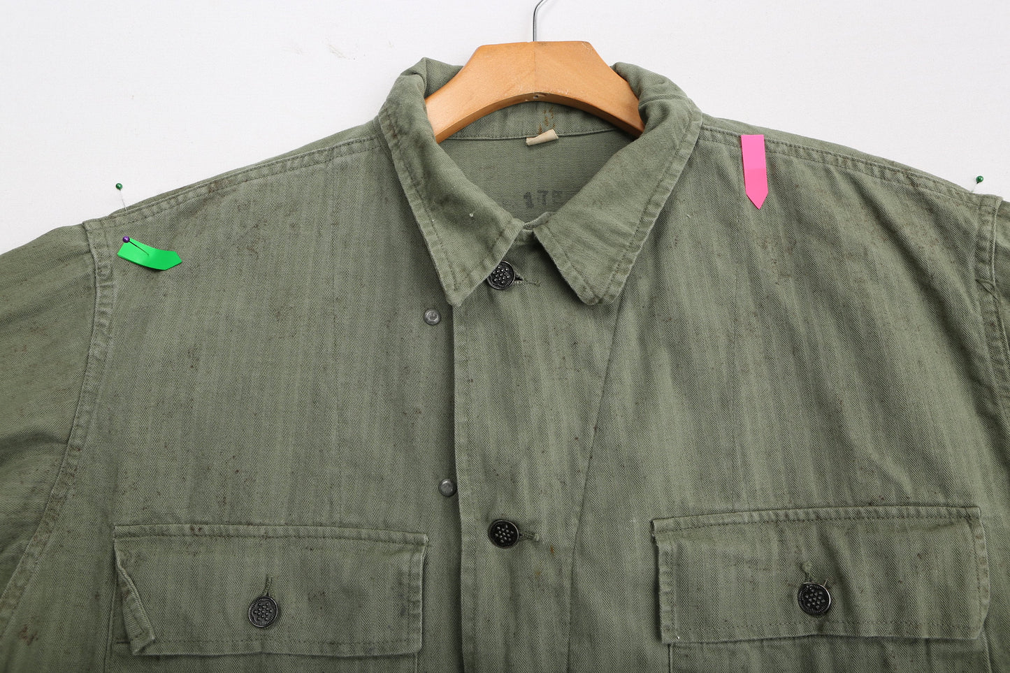 Vintage Military Green Shirt with Steel Star Buttons / Era 1940s - 1950s
