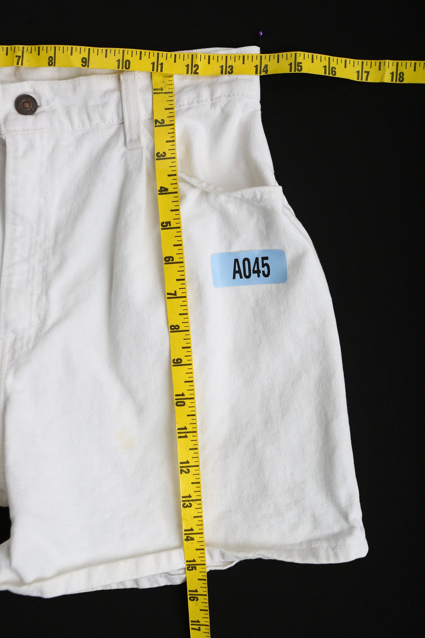 Vitage Levi's High Waist White Denim Short