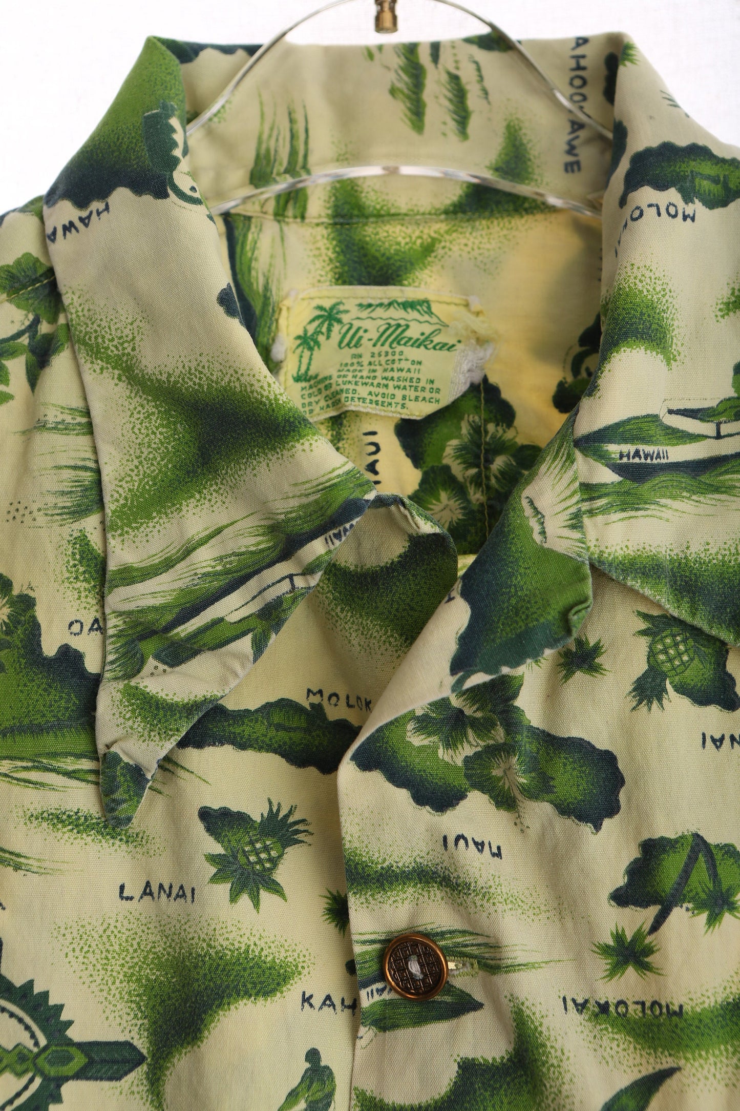 Vintage Men's Hawaiian Shirt / By Ui Maikai / Estimated Era: 1950's - 1960's