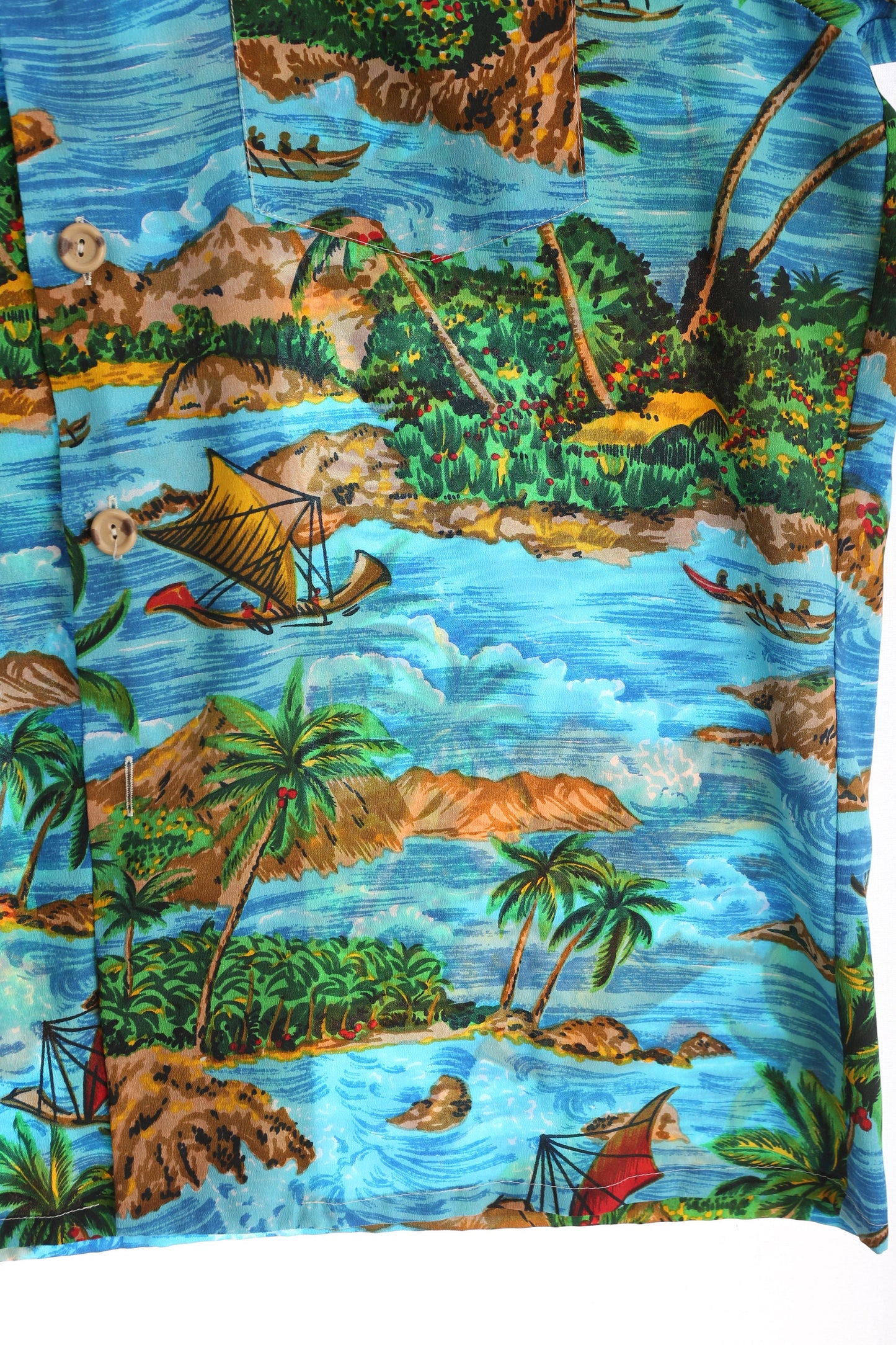 Vintage Hawaiian Shirt by Royal Islander / Estimated era: 70s - 80s