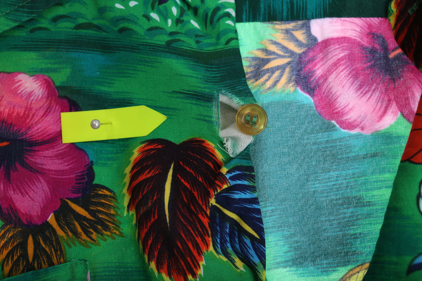 Vintage Men's Green Hawaiian Shirt by Hawaiian Holiday / Era 70s - 80s