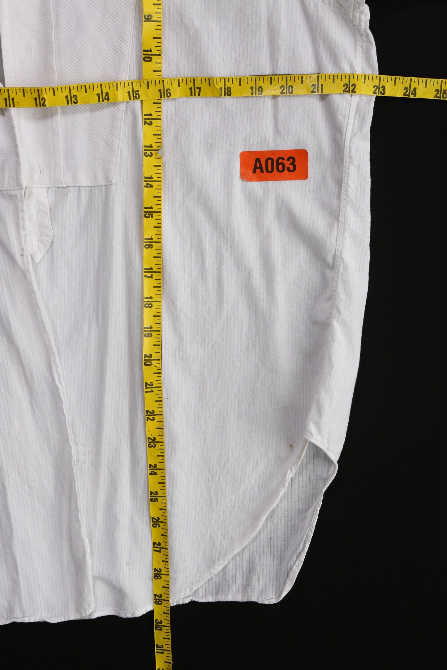 Vintage Men's White Tuxedo Shirt / Estimated Era 50s - 60s by Manhattan