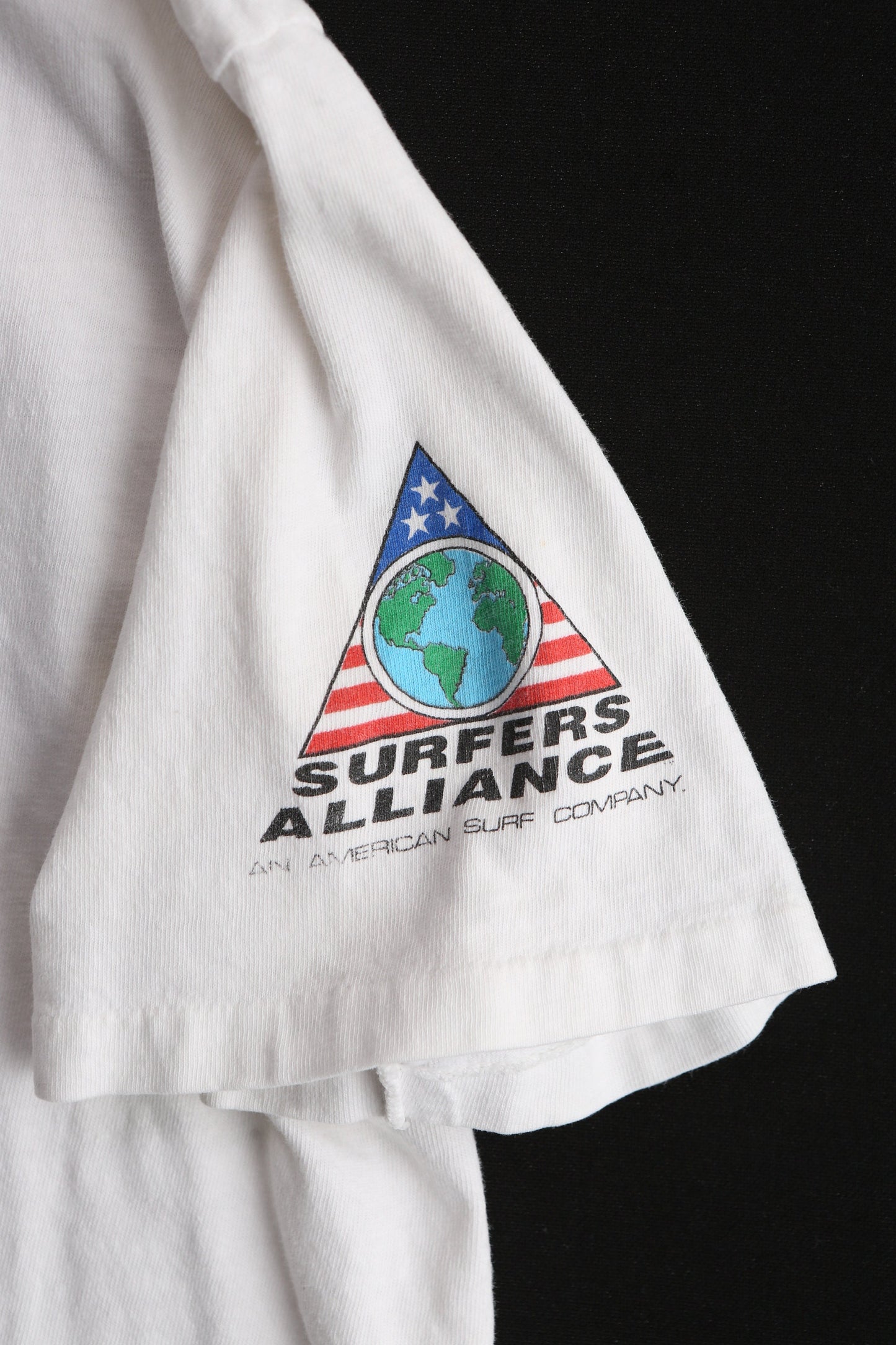Vintage Surfing Graphic T-shirt / Surfers Alliance Print