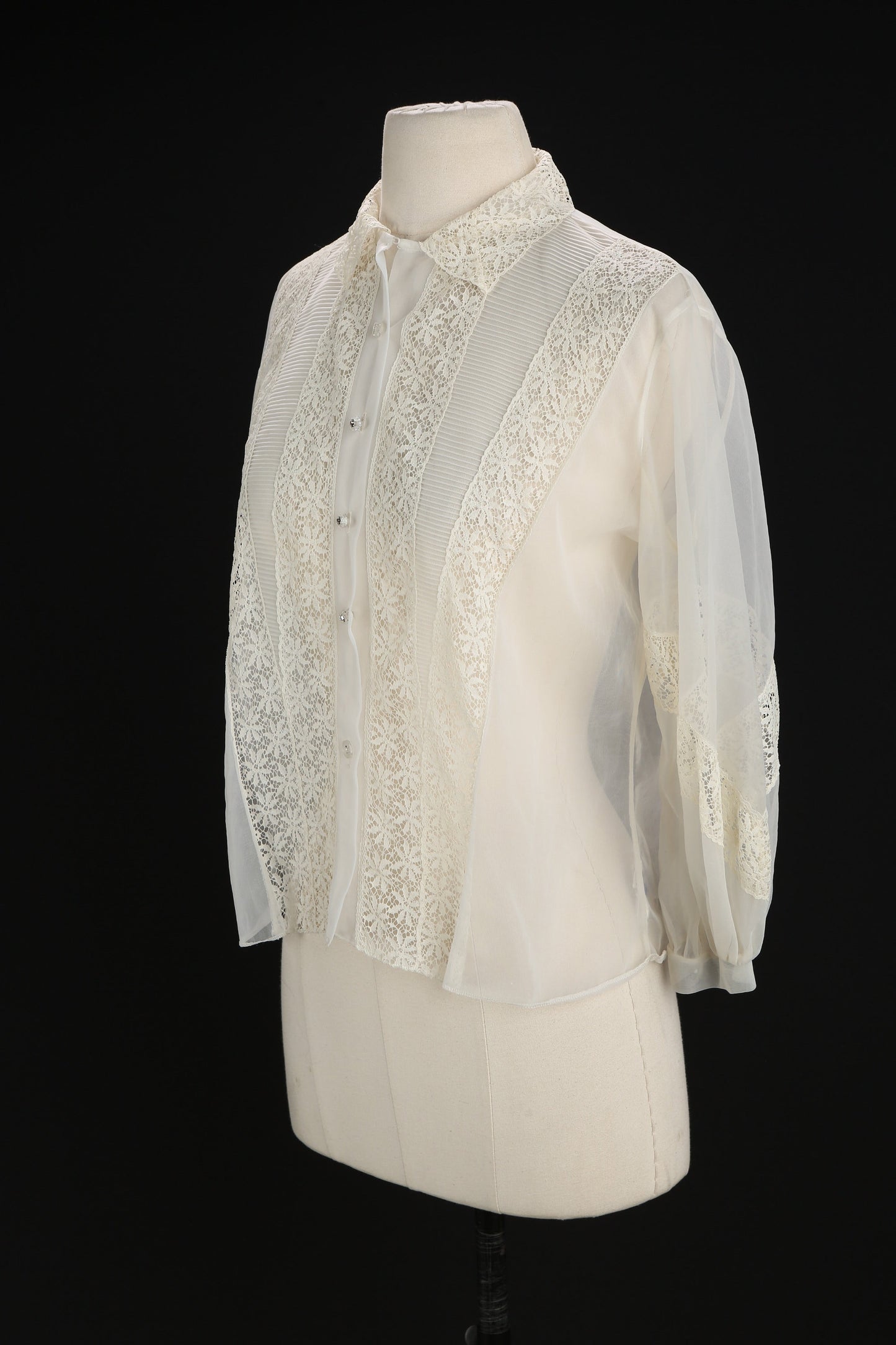 Vintage Women's White Polyester Blouse / Estimated era 1940s - 1950s