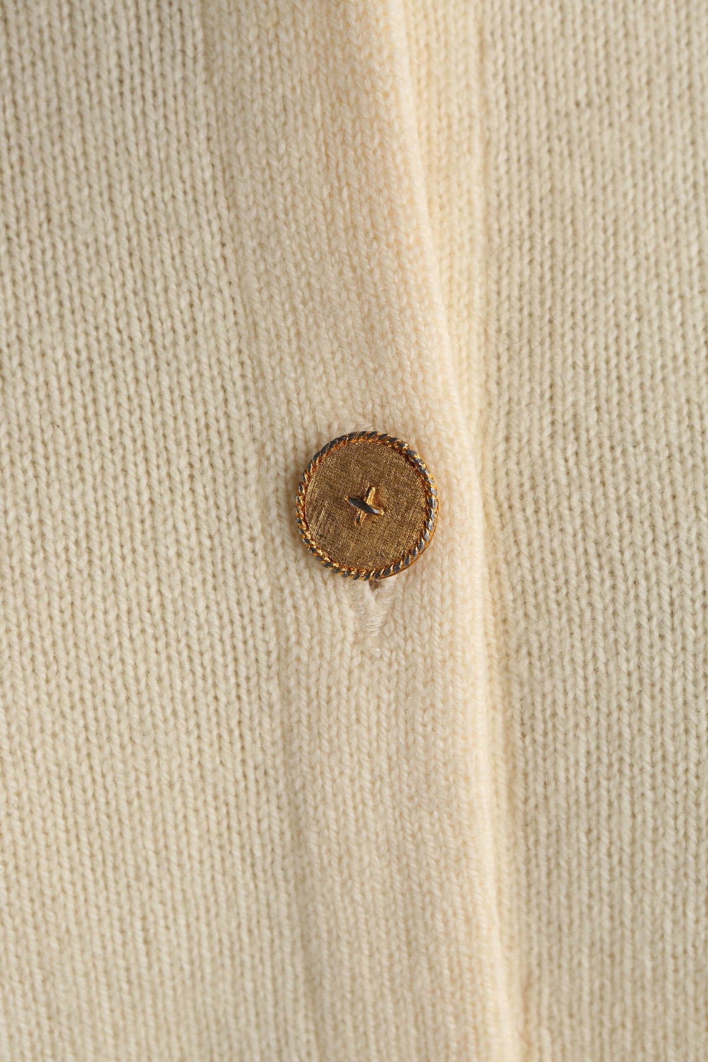 Vintage Women Beige Cardigan Sweater