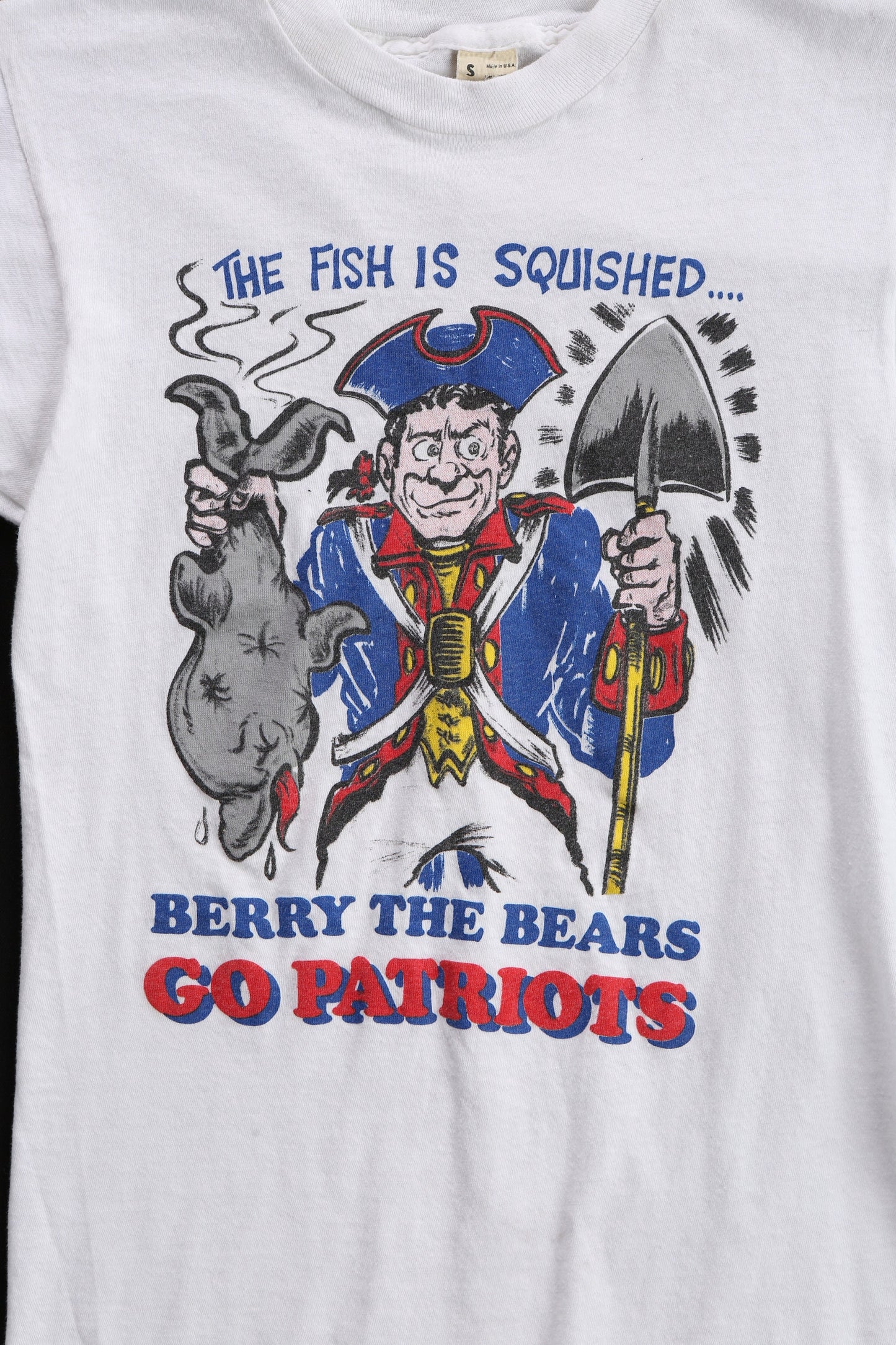 Vintage Patriots White Graphic T-shirt / The Fish is Squished Berry the Bears