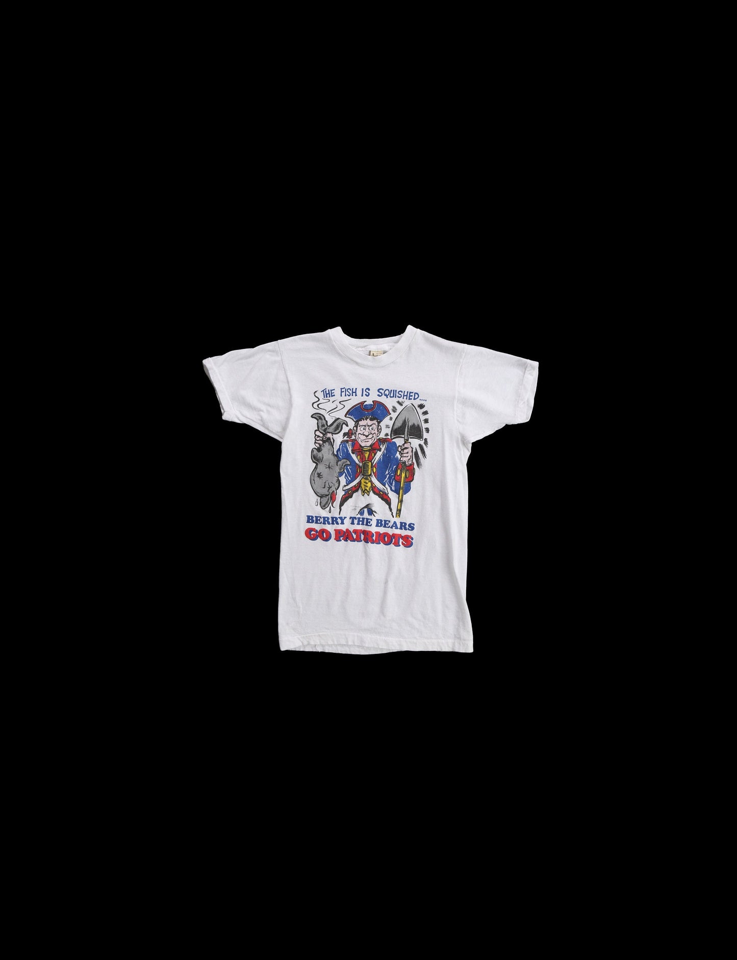 Vintage Patriots White Graphic T-shirt / The Fish is Squished Berry the Bears