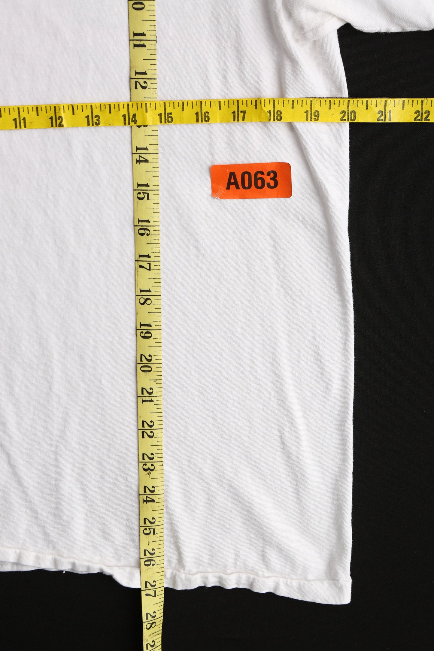 Vintage Surfing Graphic T-shirt / Surfers Alliance Print