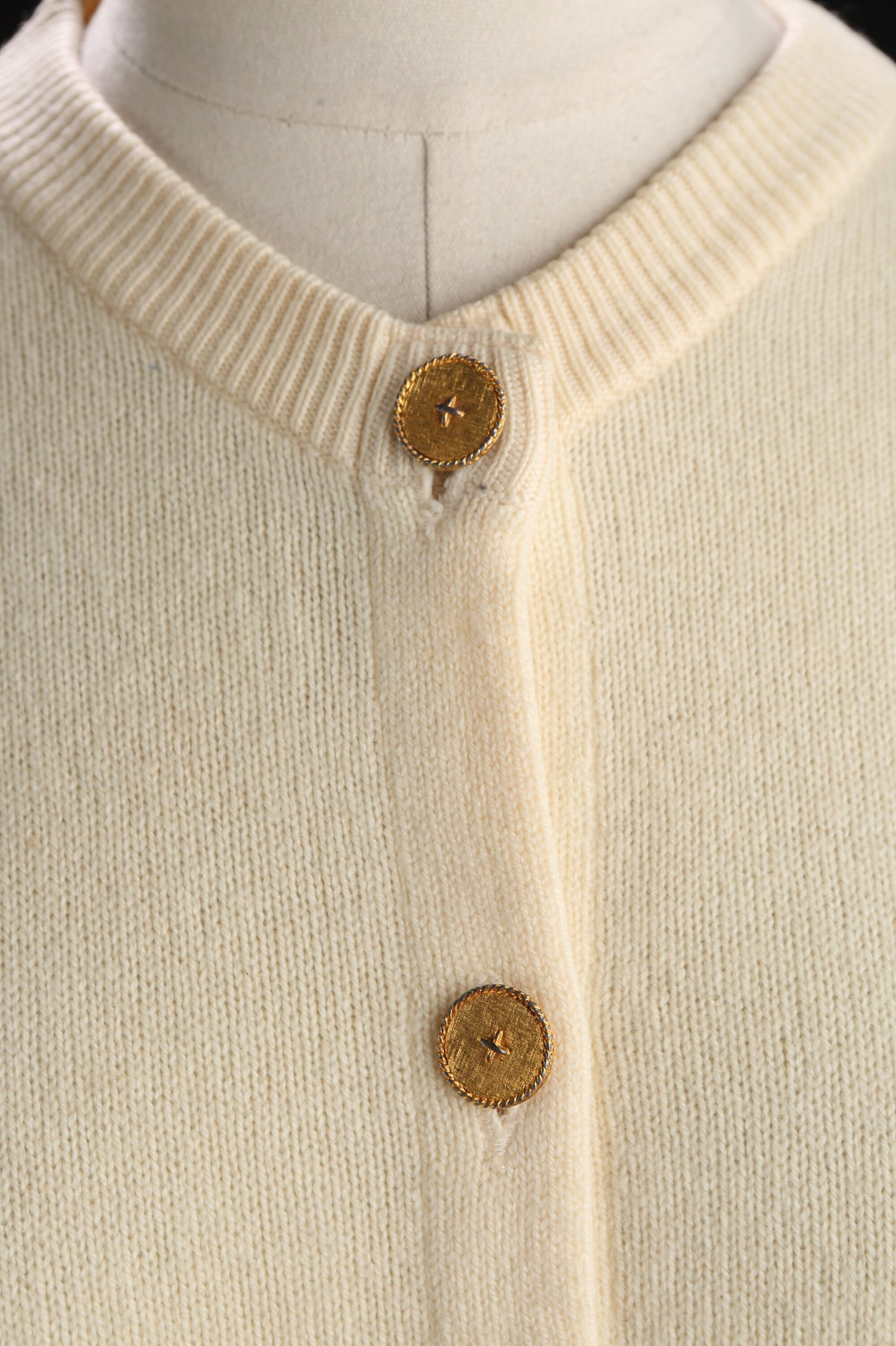 Vintage Women Beige Cardigan Sweater