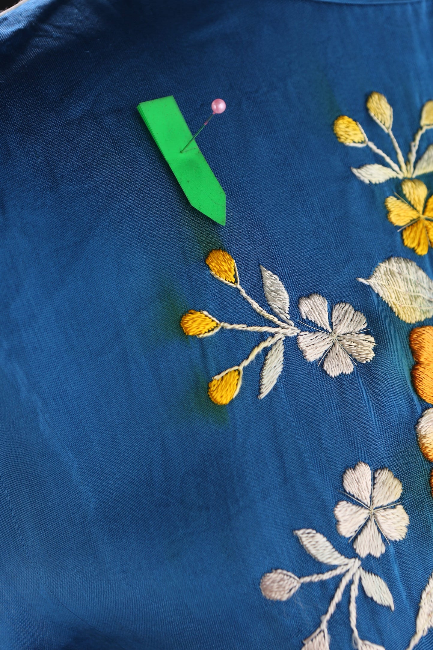 Vintage Women Cheongsam Blouse with Floral Embroidery