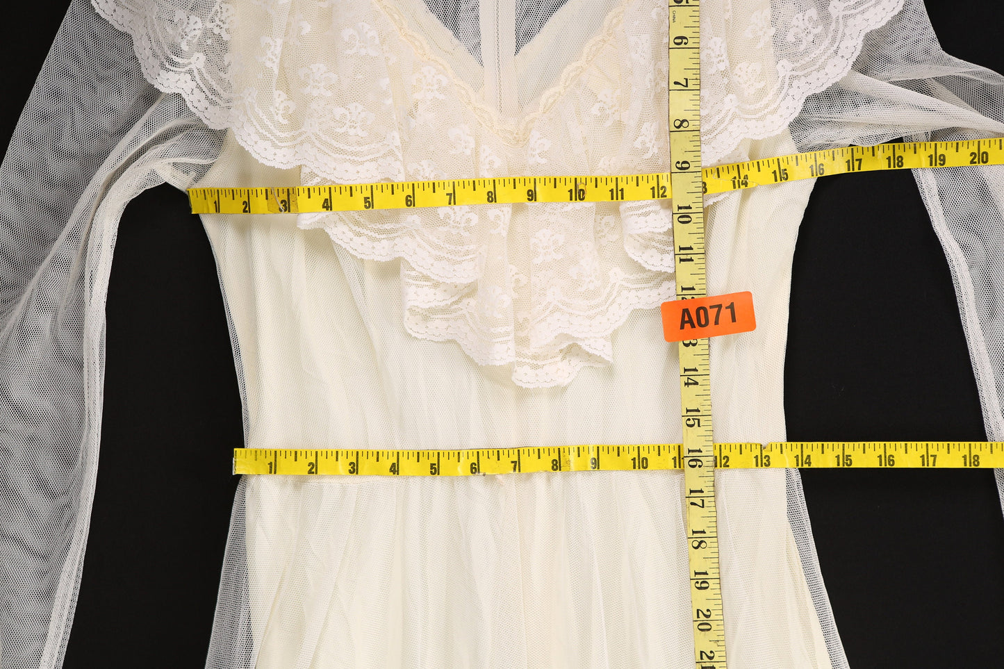 Vintage Prairie Dress Wedding Style with Layered Ruffle Lace Designs