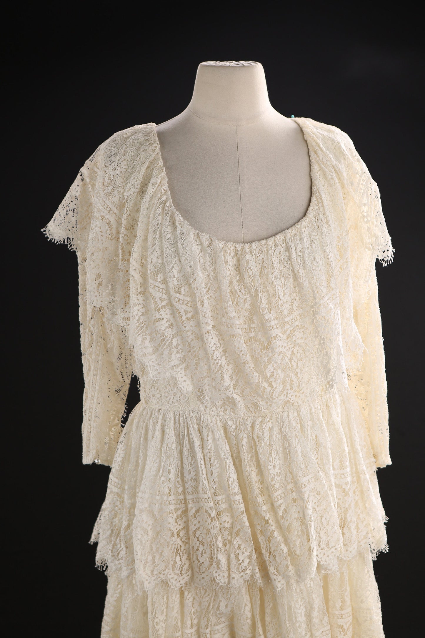Vintage Women Beige Ruffled Lace Dress