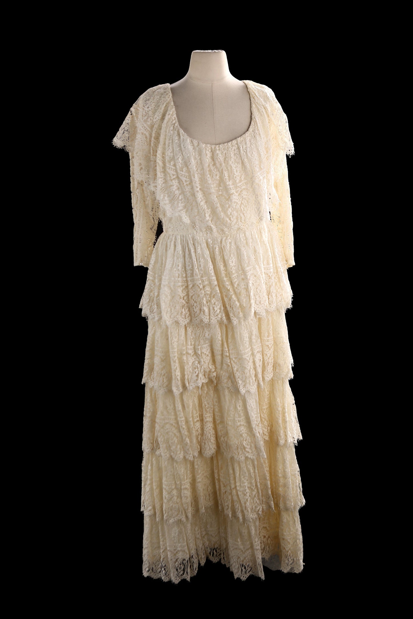Vintage Women Beige Ruffled Lace Dress