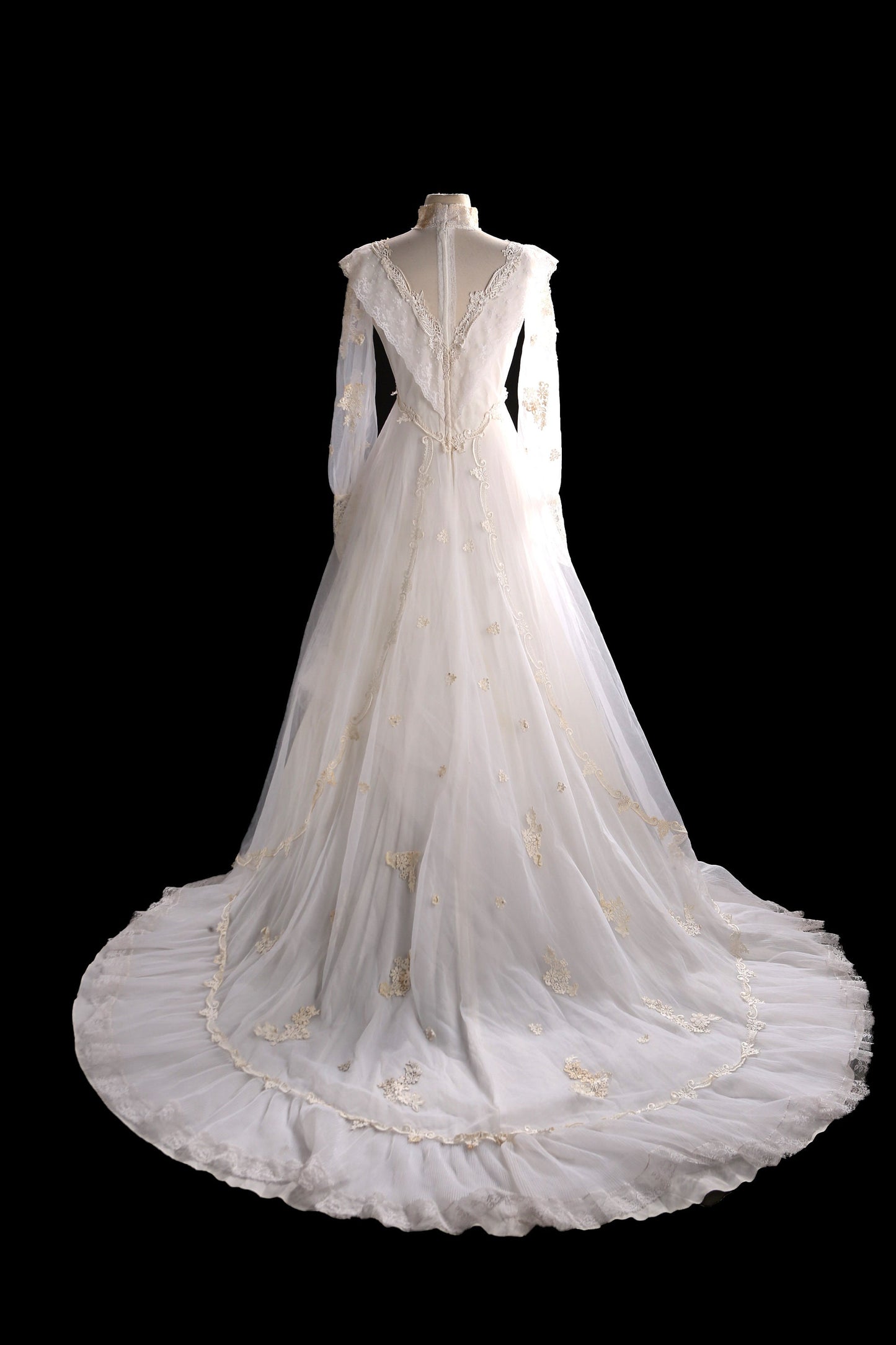 Vintage White Wedding Dress with Floor Length - Mande in USA by Union Made