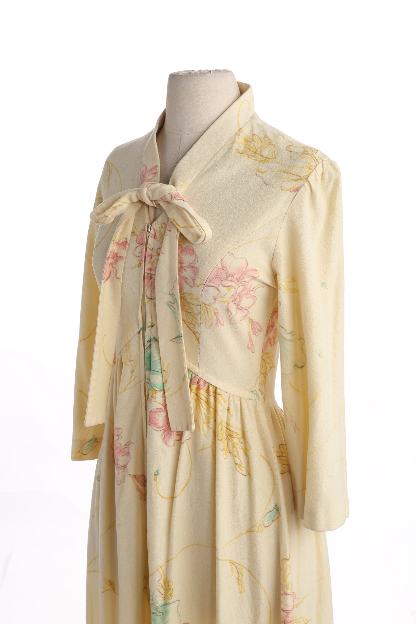 1970s Women Floral Print Yellow Casual Long Sleeve Dress by Dela - Ann