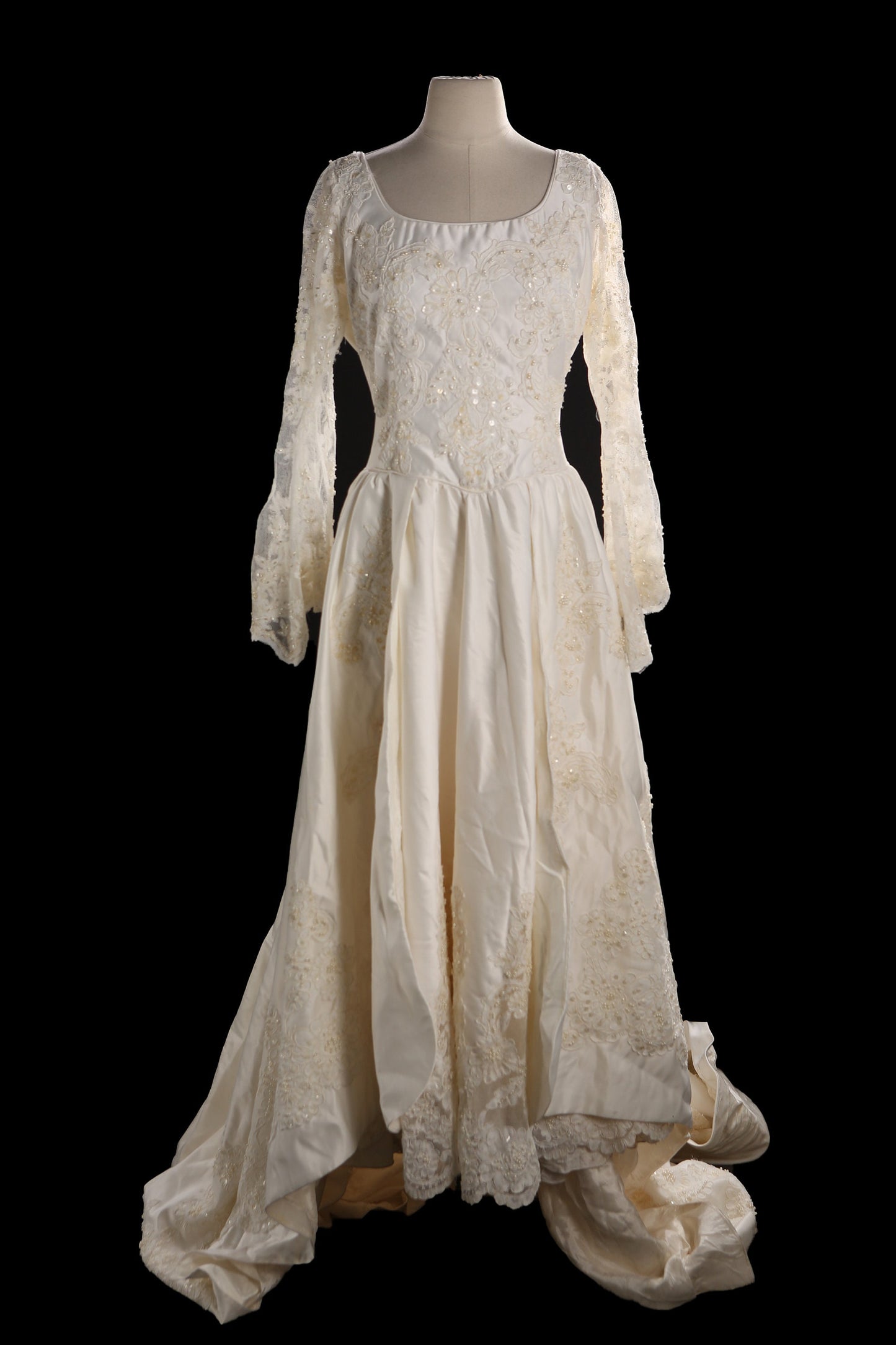 Vintage Women's White Wedding Dress