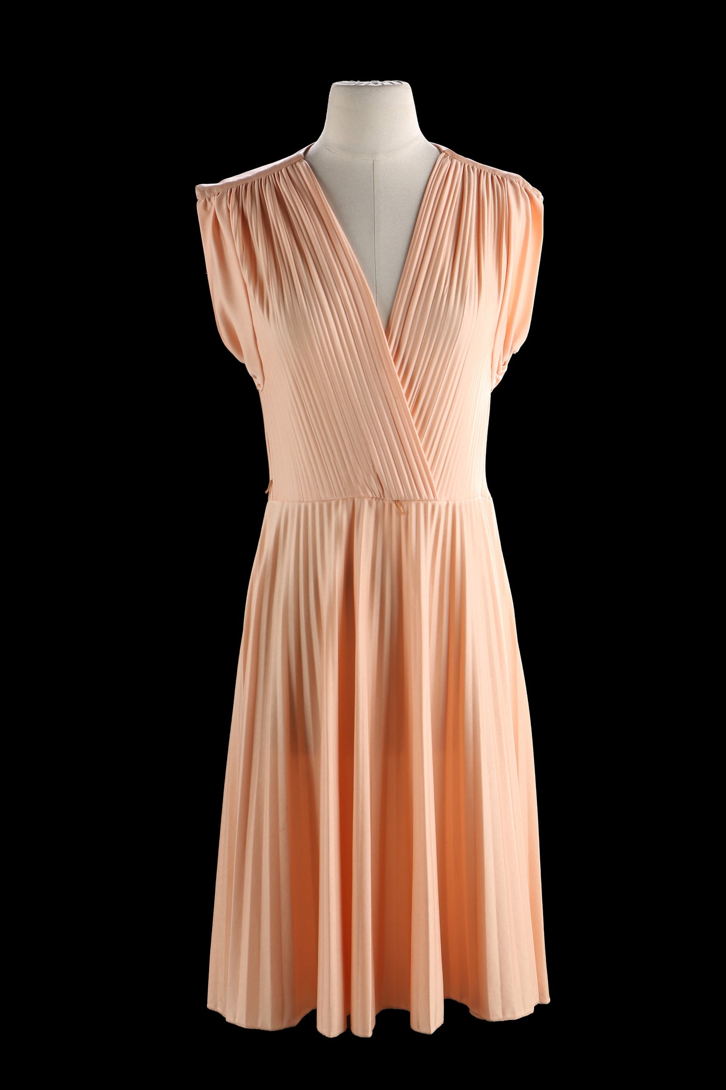 80s Women Pink Casual Sleeveless Dress with Pleated Fabric Pattern