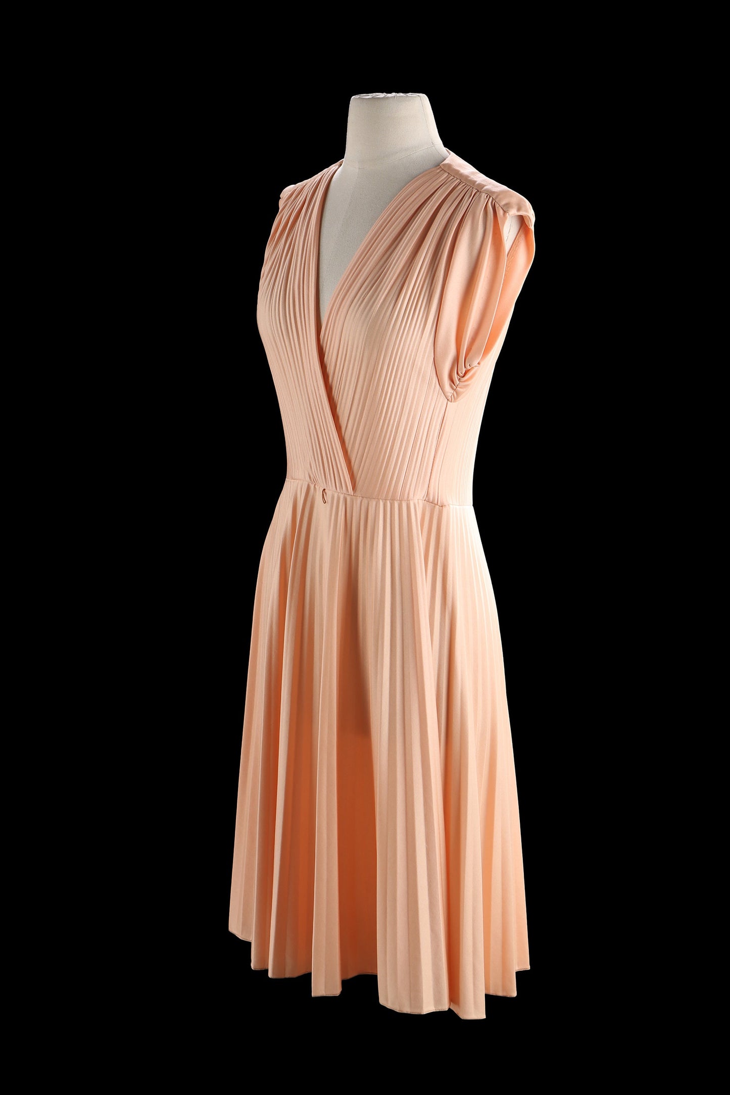 80s Women Pink Casual Sleeveless Dress with Pleated Fabric Pattern