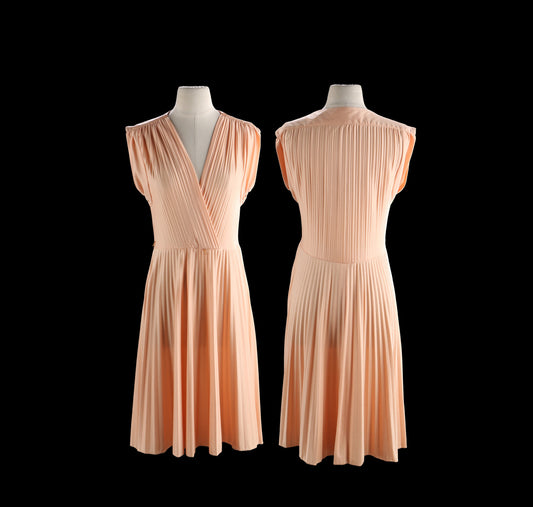 80s Women Pink Casual Sleeveless Dress with Pleated Fabric Pattern