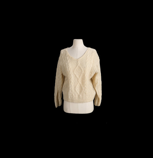 Women Beige Cable knit Pull Over V Neck Sweater - Era 80's - 90's