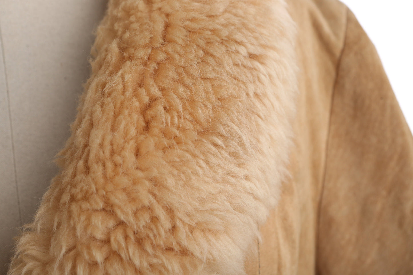 Vintage Women's Beige Suede Coat with Fur Collar - Estimated Era 1960's - 1970's