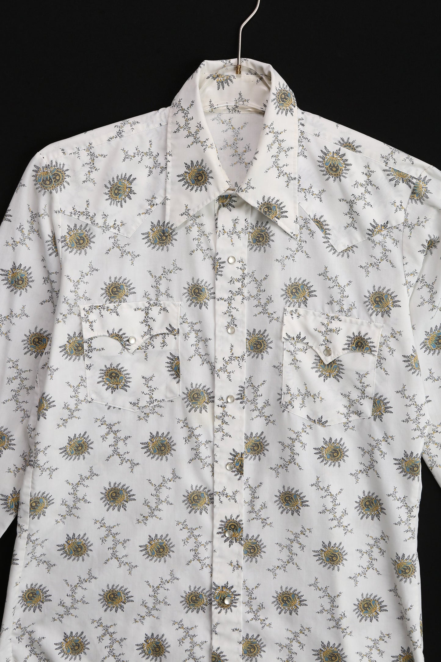 Vintage White Western Shirt with Floral Print - Estimated Era 1970's - 1980's