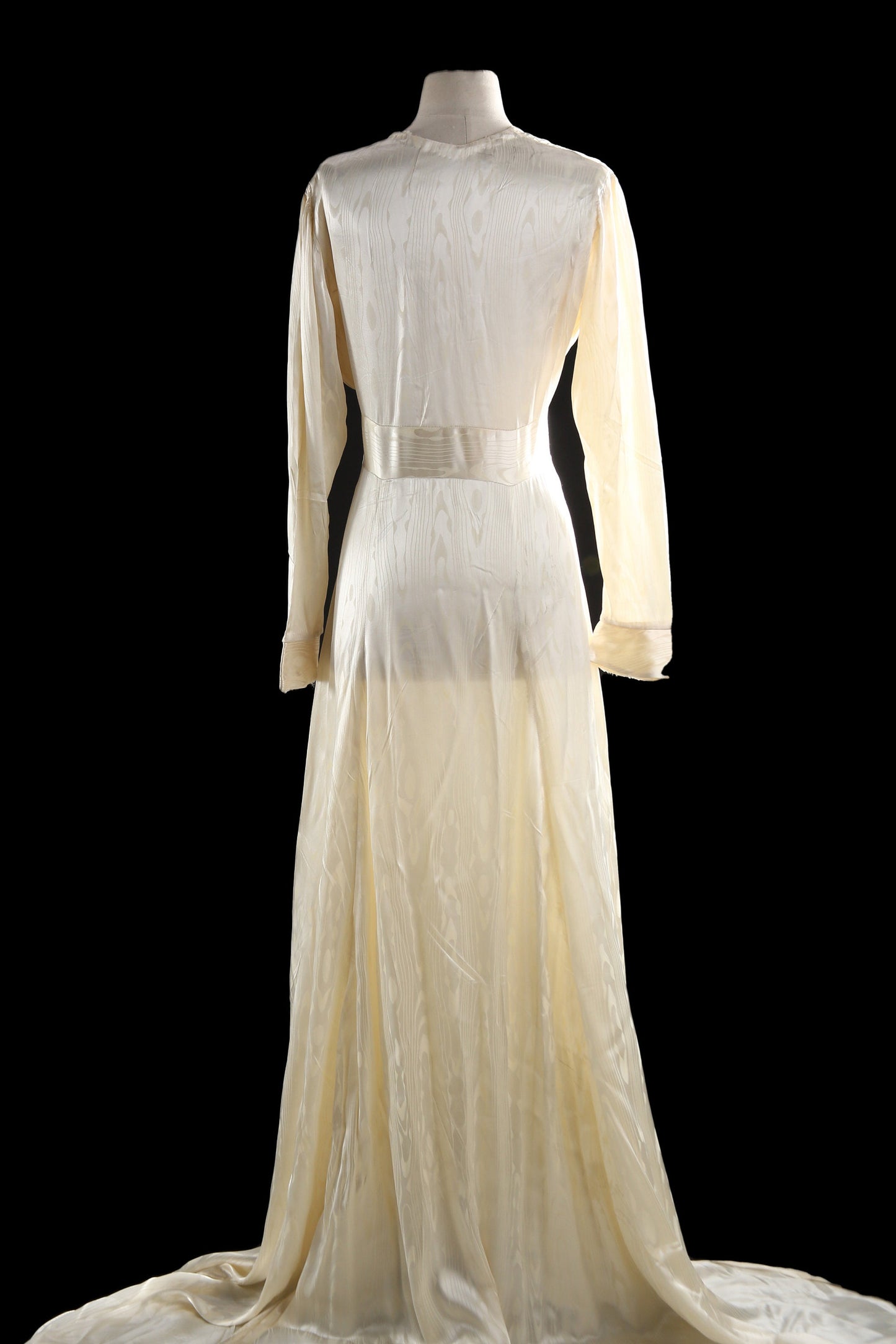 Vintage Women's Red Carpet Elegant V Neck Beige Long Dress - Estimated Era 1940's - 1950's Hollywood Galla Ball Gown