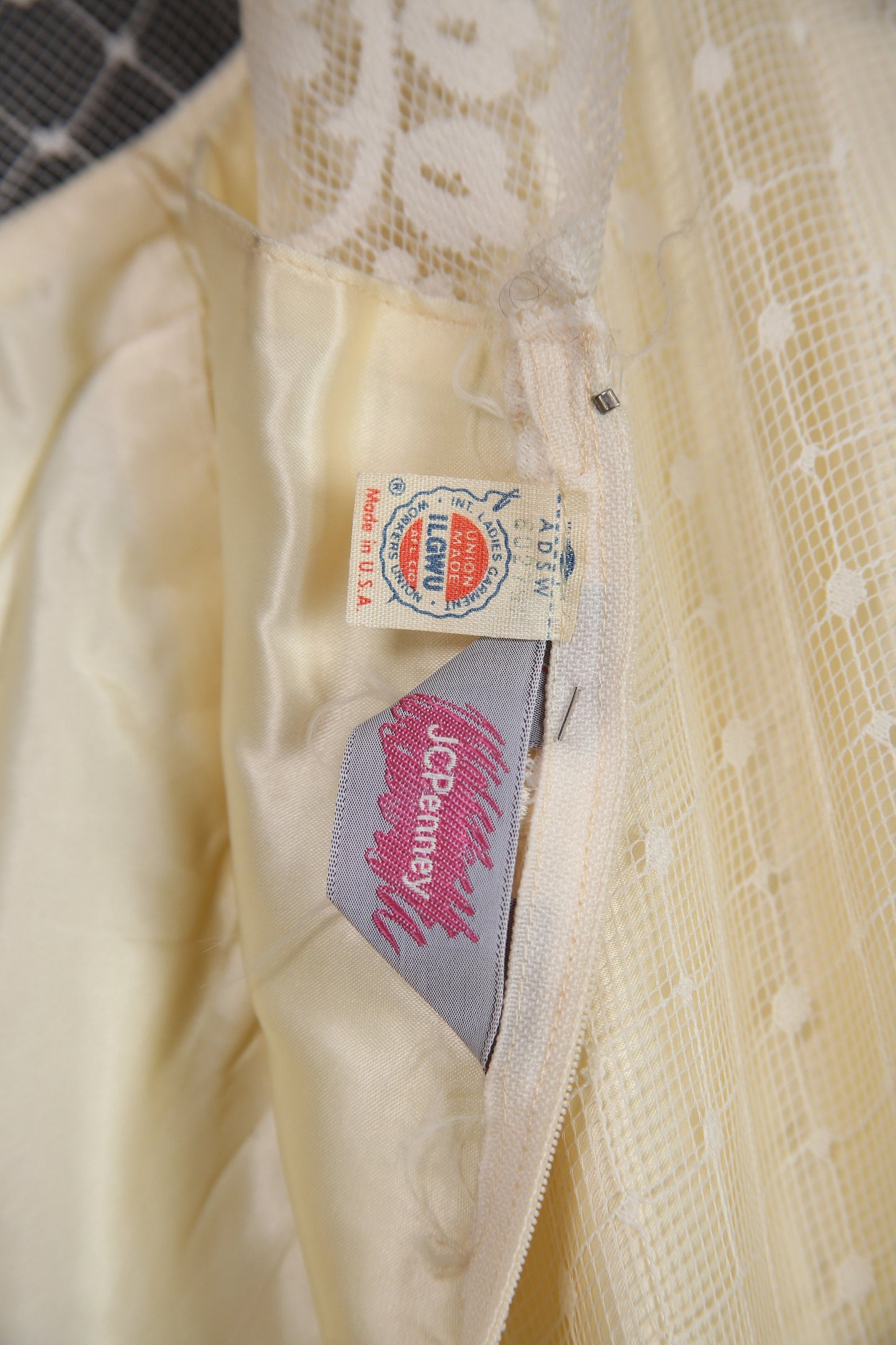 1980's Women's Yellow Lace Evening Prom Dress Made in USA Long Elegant Floral Fabric Patter