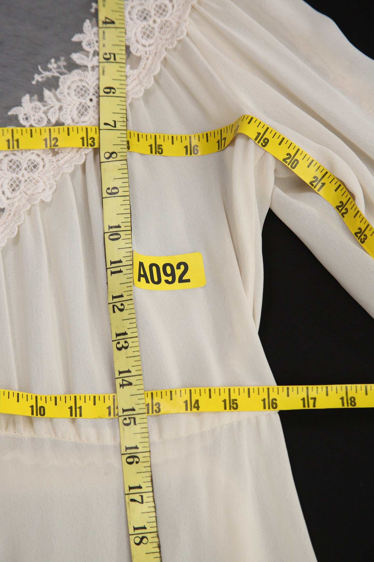 1980's Women Beige Casual Dress with Lace Collar Details